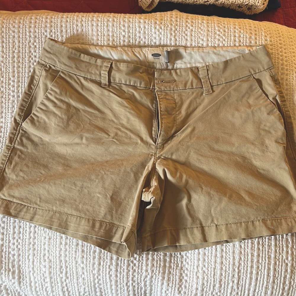 Old Navy Khaki shorts